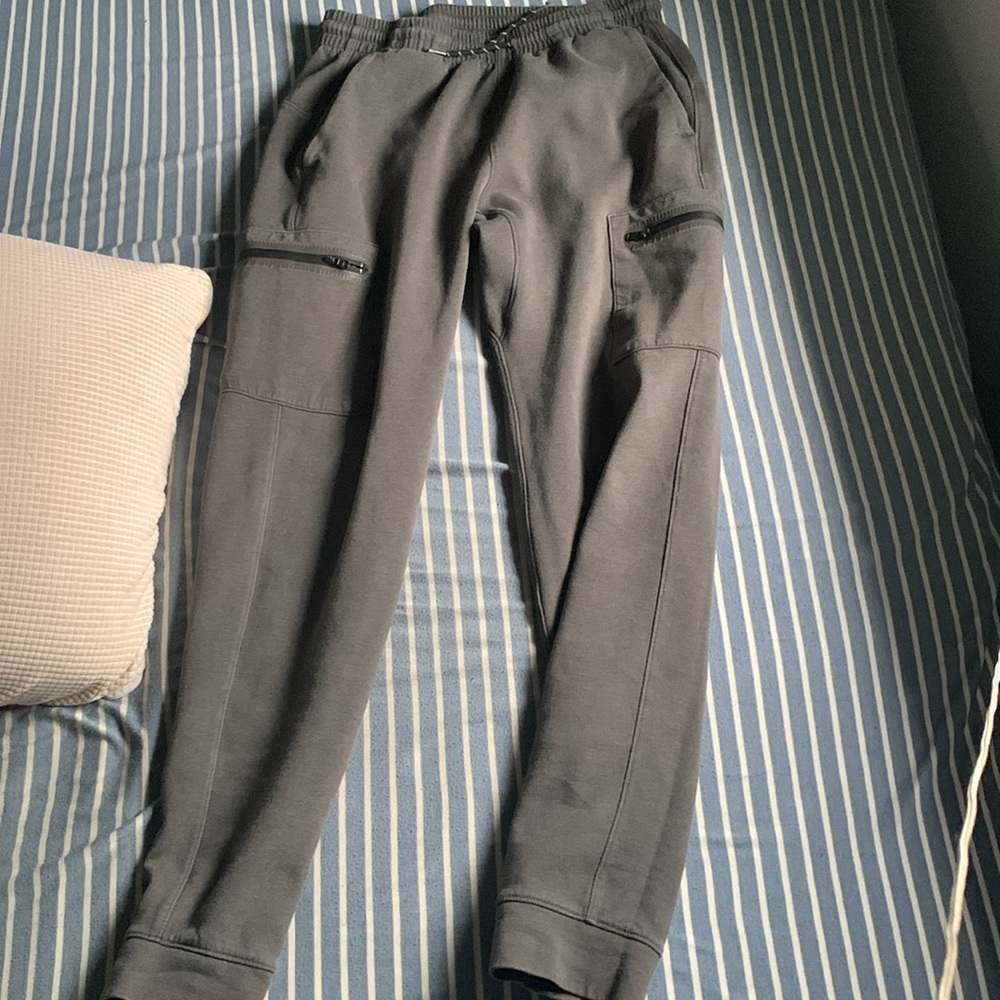 Dark grey men sweat pants